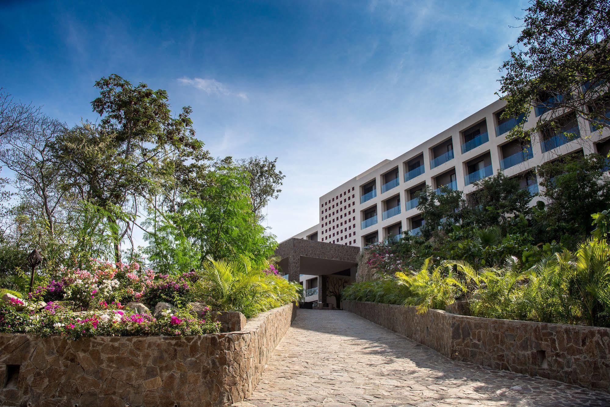 Isla Natura Beach Huatulco Танголунда Экстерьер фото